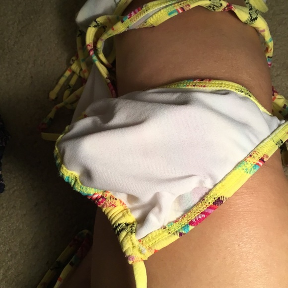 Bikini - Picture 6 of 7